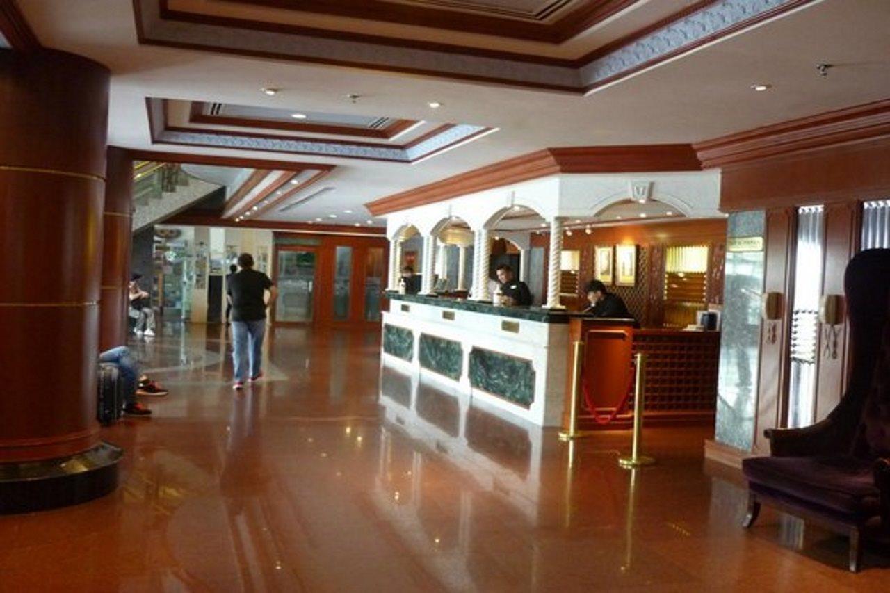 בנדר סרי בגאוואן The Centrepoint Hotel מראה חיצוני תמונה